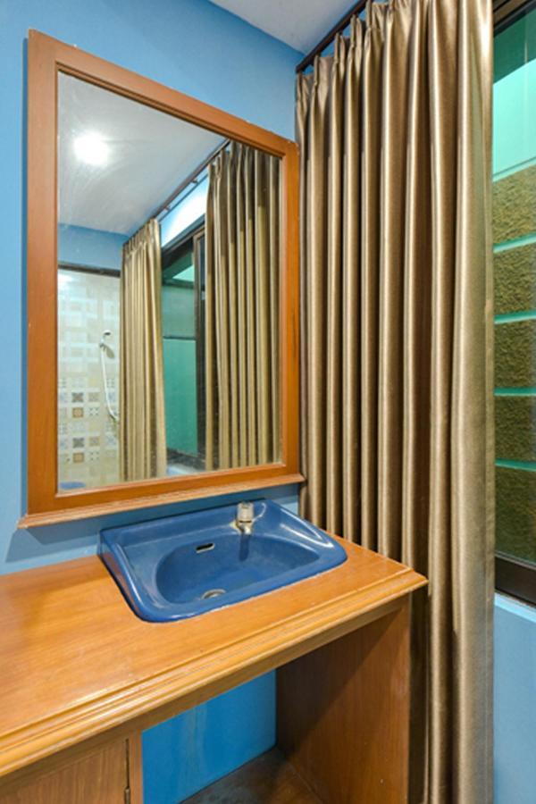 Sekar Ayu Hotel Malioboro Mitra Reddoorz Γιογκιακάρτα Εξωτερικό φωτογραφία