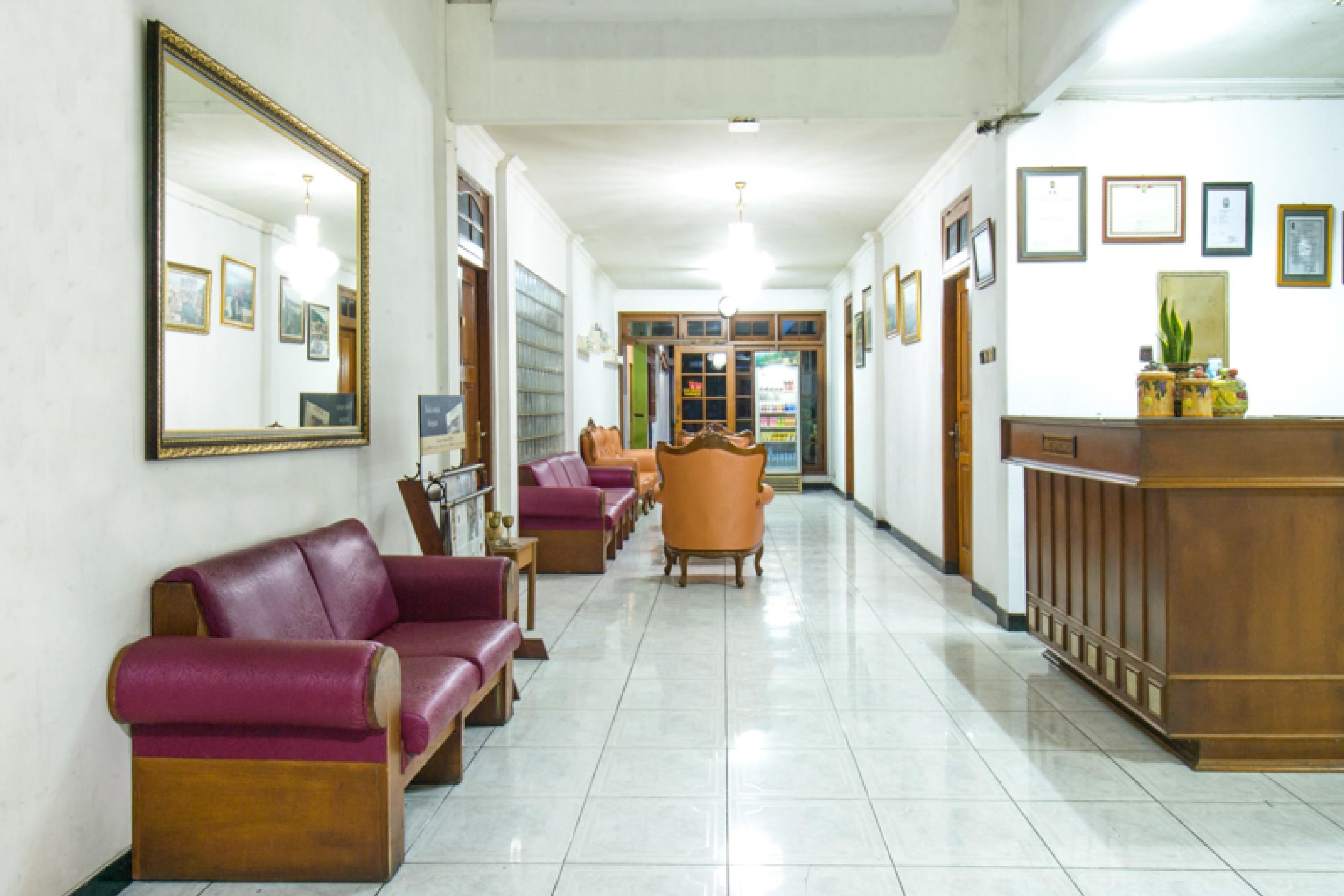 Sekar Ayu Hotel Malioboro Mitra Reddoorz Γιογκιακάρτα Εξωτερικό φωτογραφία