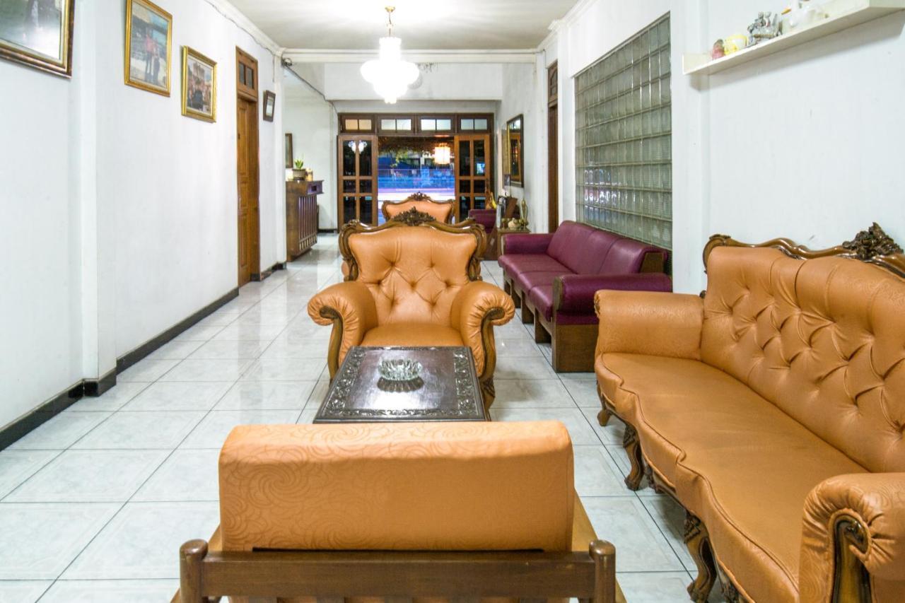 Sekar Ayu Hotel Malioboro Mitra Reddoorz Γιογκιακάρτα Εξωτερικό φωτογραφία